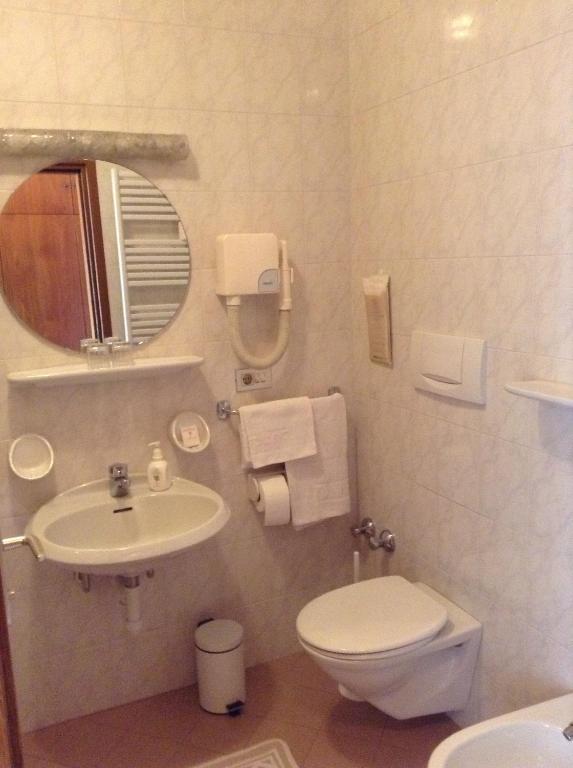 Hotel Tannerhof Μεράνο Δωμάτιο φωτογραφία